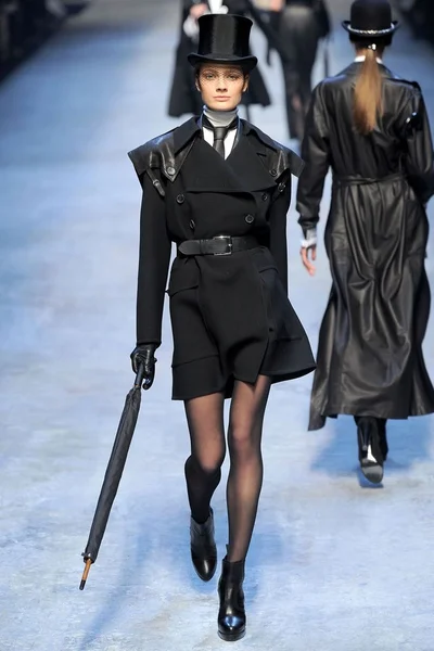 Look 48